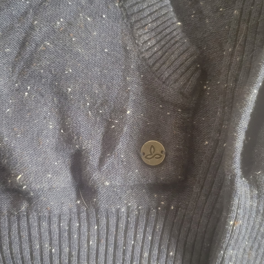 Thin Pull Over Sweater - image 3